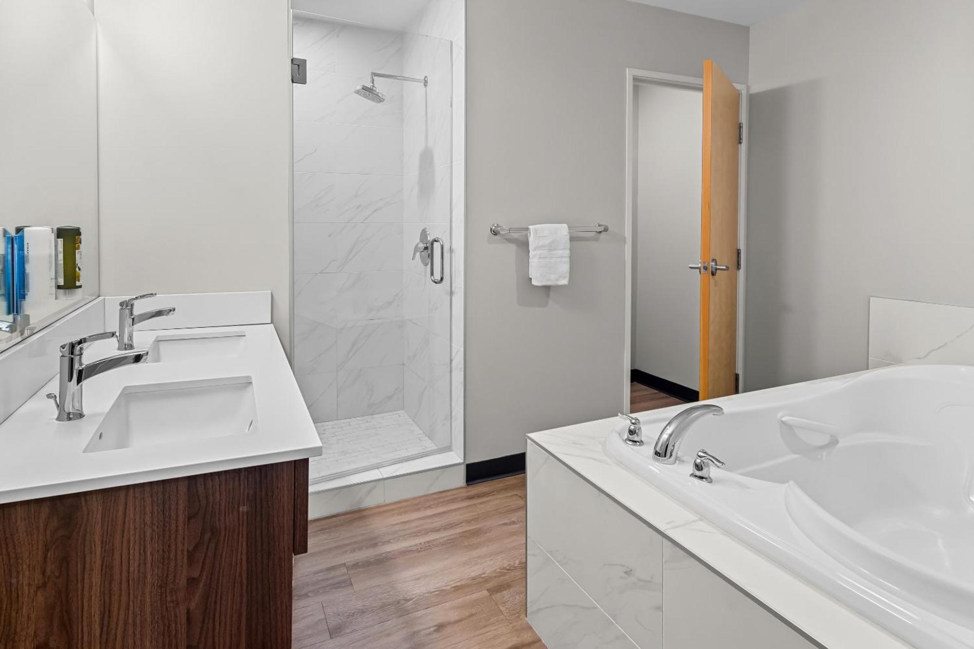 Park Inn By Radisson, Kelowna Buitenkant foto