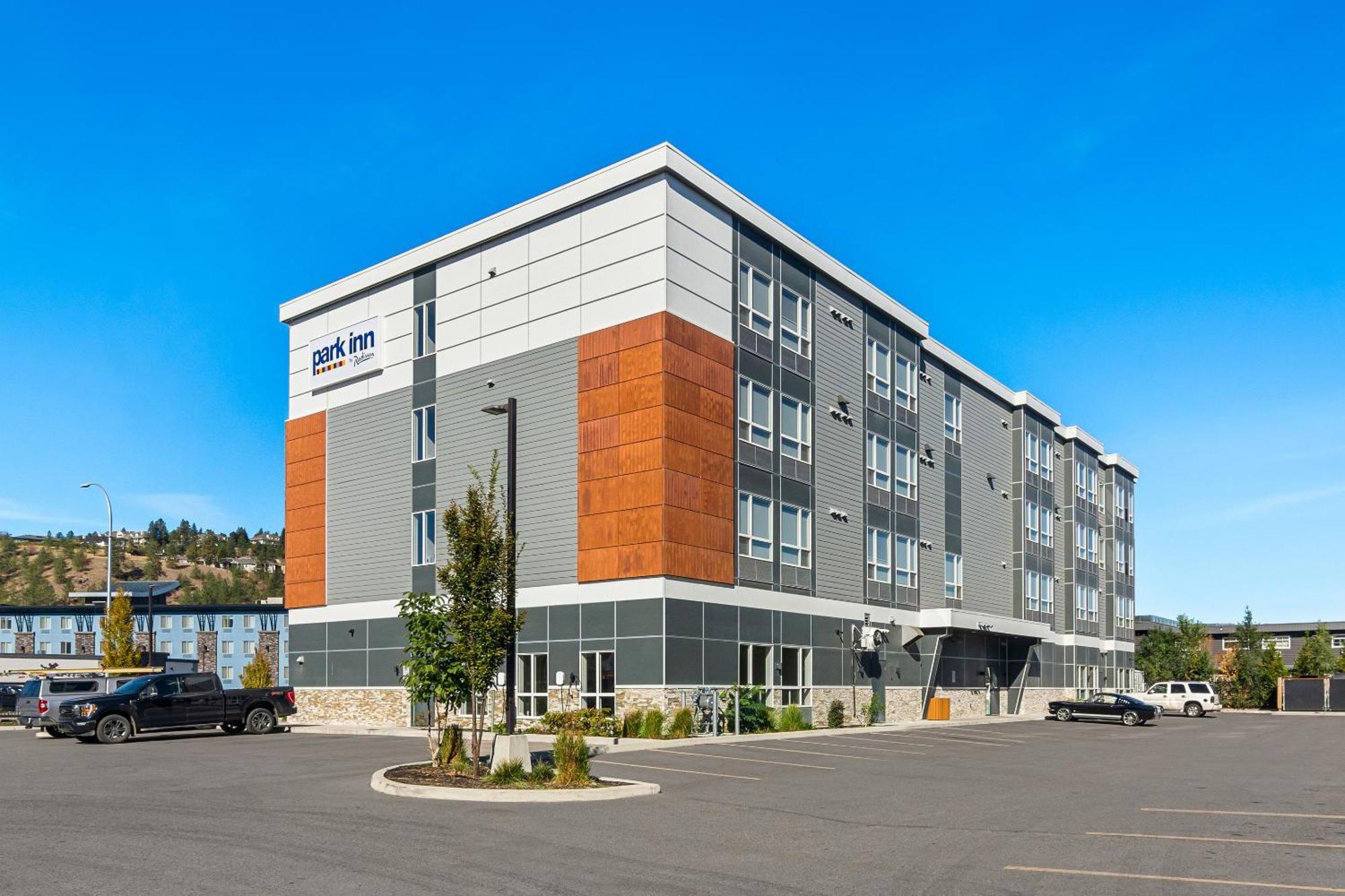 Park Inn By Radisson, Kelowna Buitenkant foto